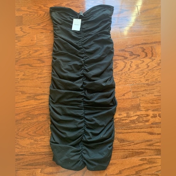 Forever 21+ Black Tube Ruffles Dress Size 1X NWT - Picture 2 of 3